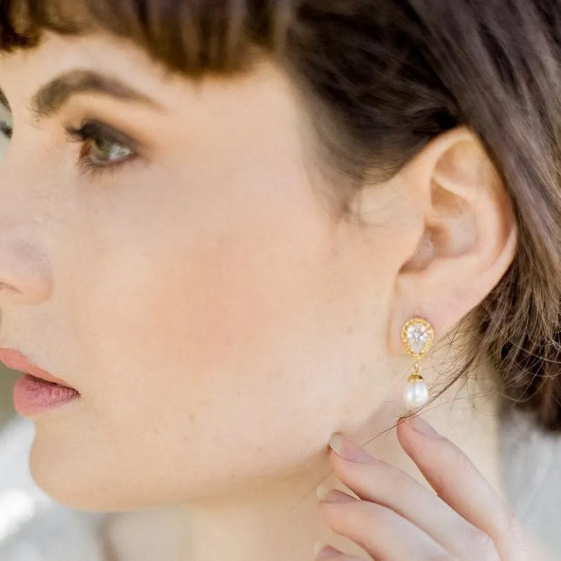 Alisha Jewellery Set, Gold Crystal Teardrop Pearl Earrings with Pendant Necklace
