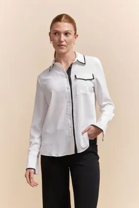 Blouse with contrast details