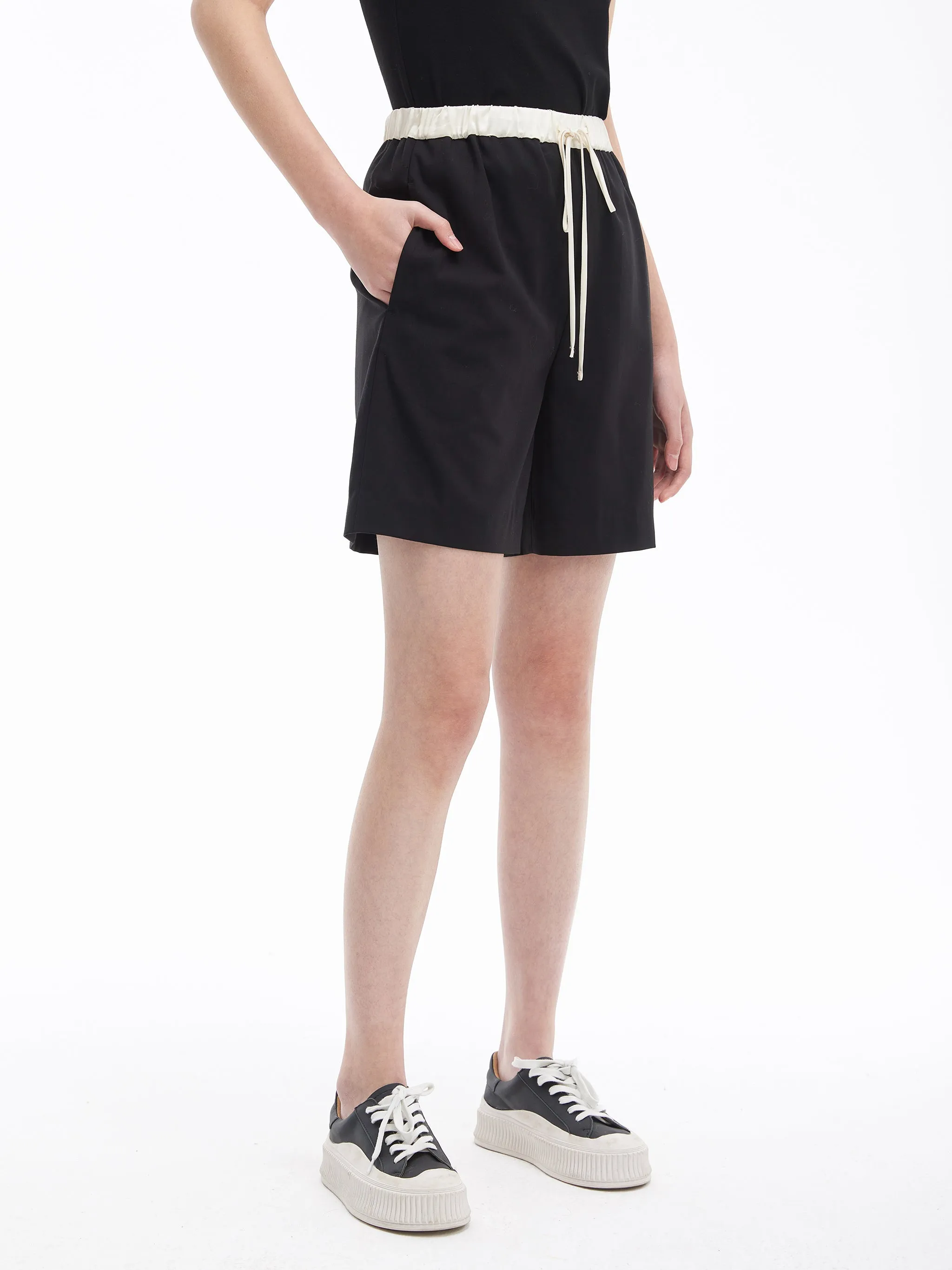 Elegant Trimmed Trousers