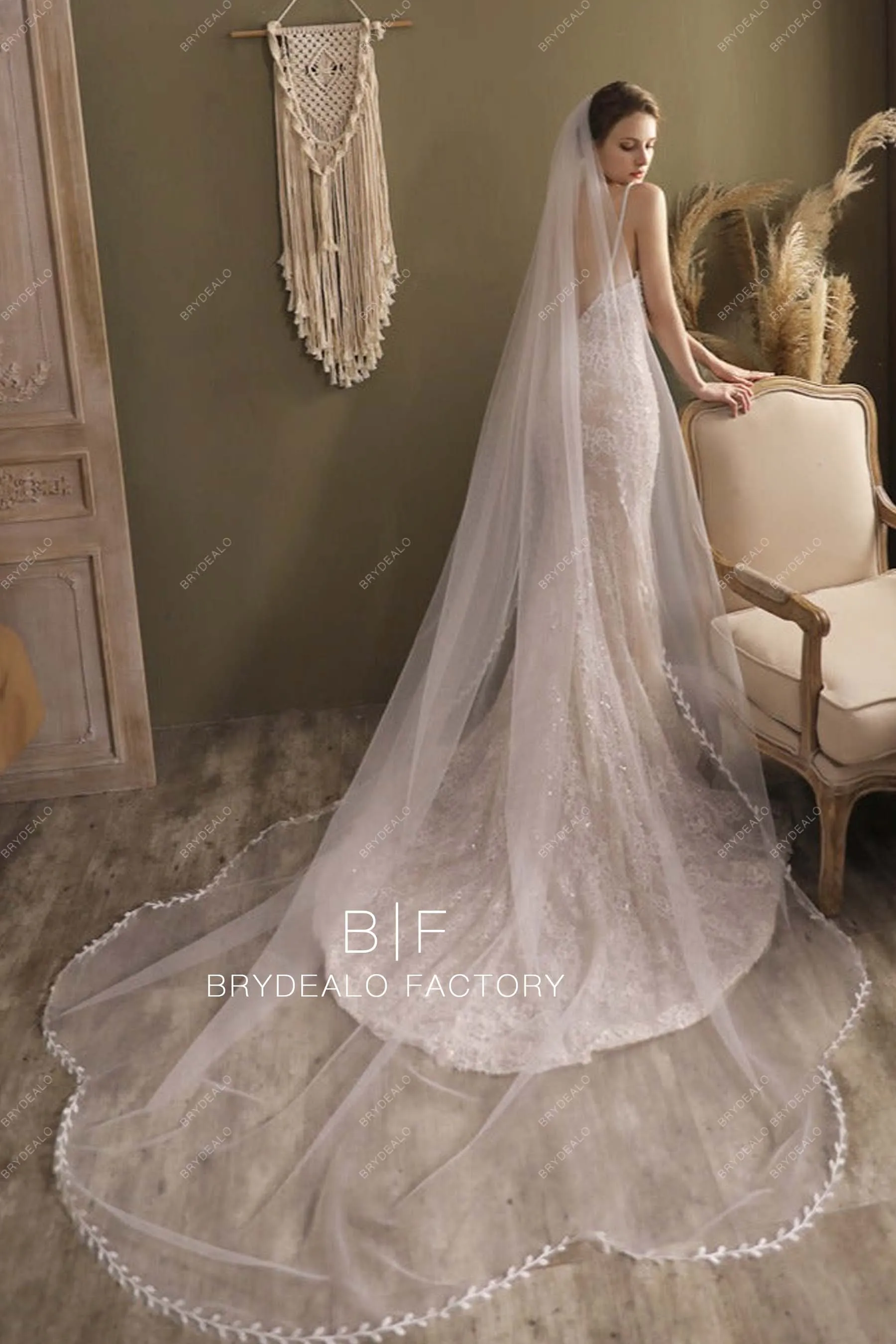 Leaf Motif Lace Cutout Edge Bridal Veil Cathedral Length Wedding Veil